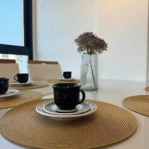 Apto Novo, Com Piscina, 250m Da Apartamento